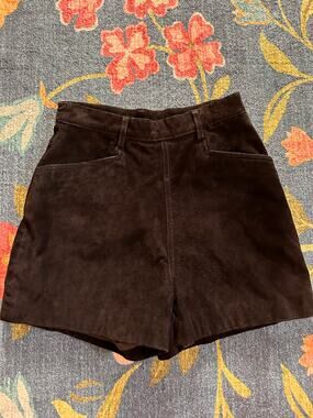 Wilsons Leather Black Suede High Rise Shorts Size 6